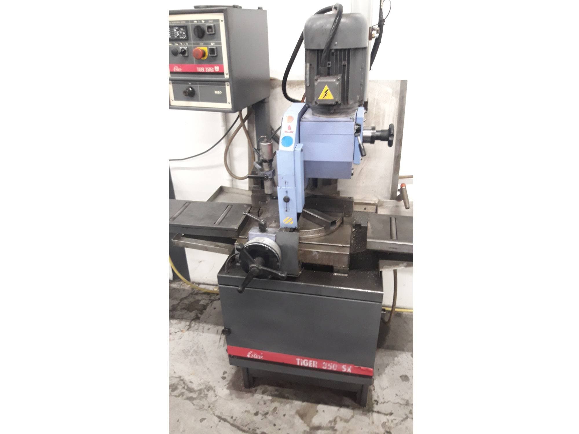 MEP TIGER 350SX-maskinen framifrån