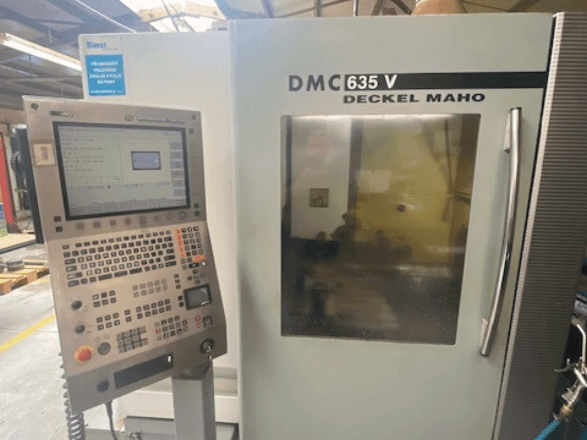 DMG DECKEL MAHO DMC 635V-maskinen framifrån