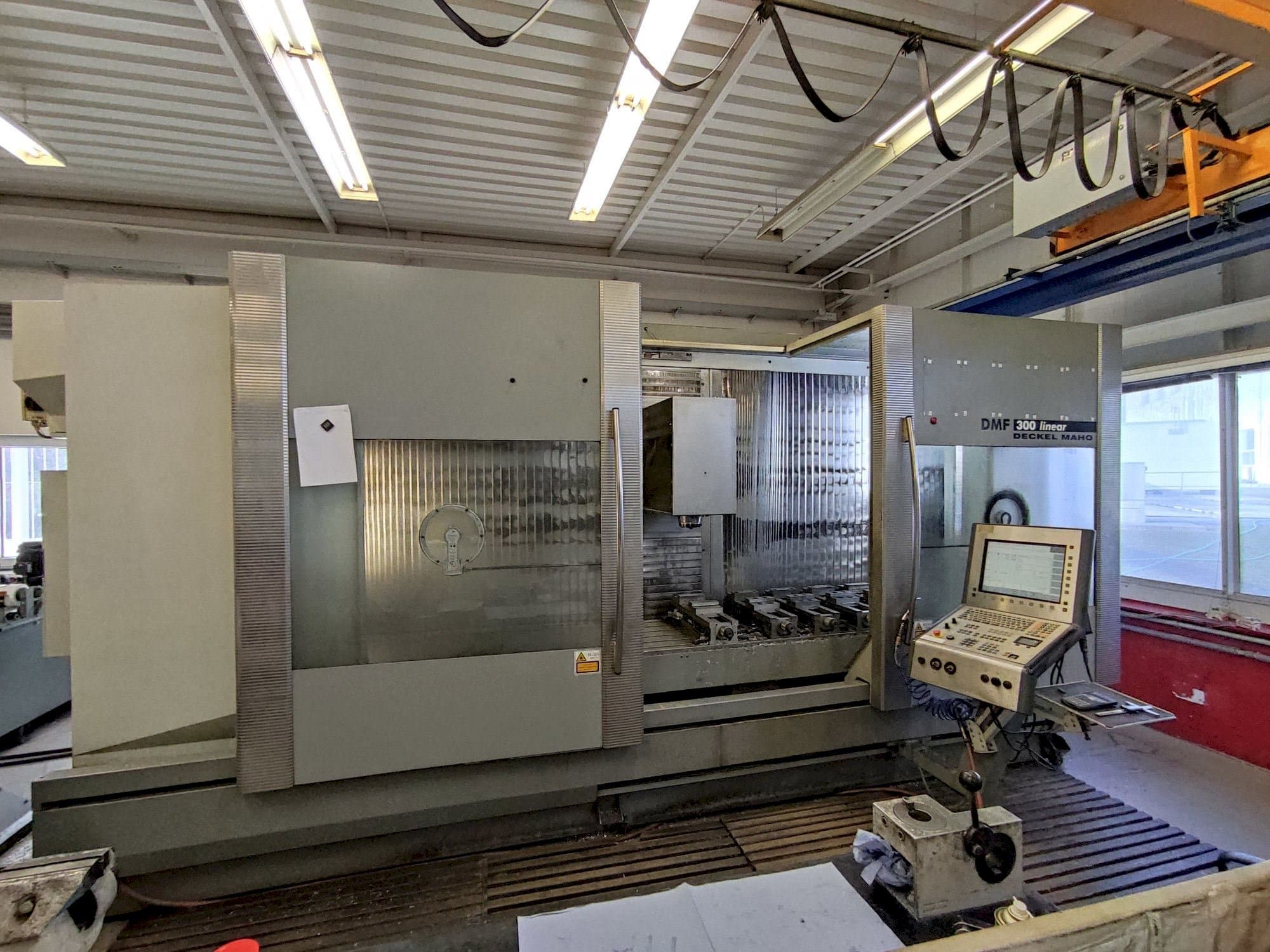 DECKEL MAHO DMF 300 linear-maskinen framifrån