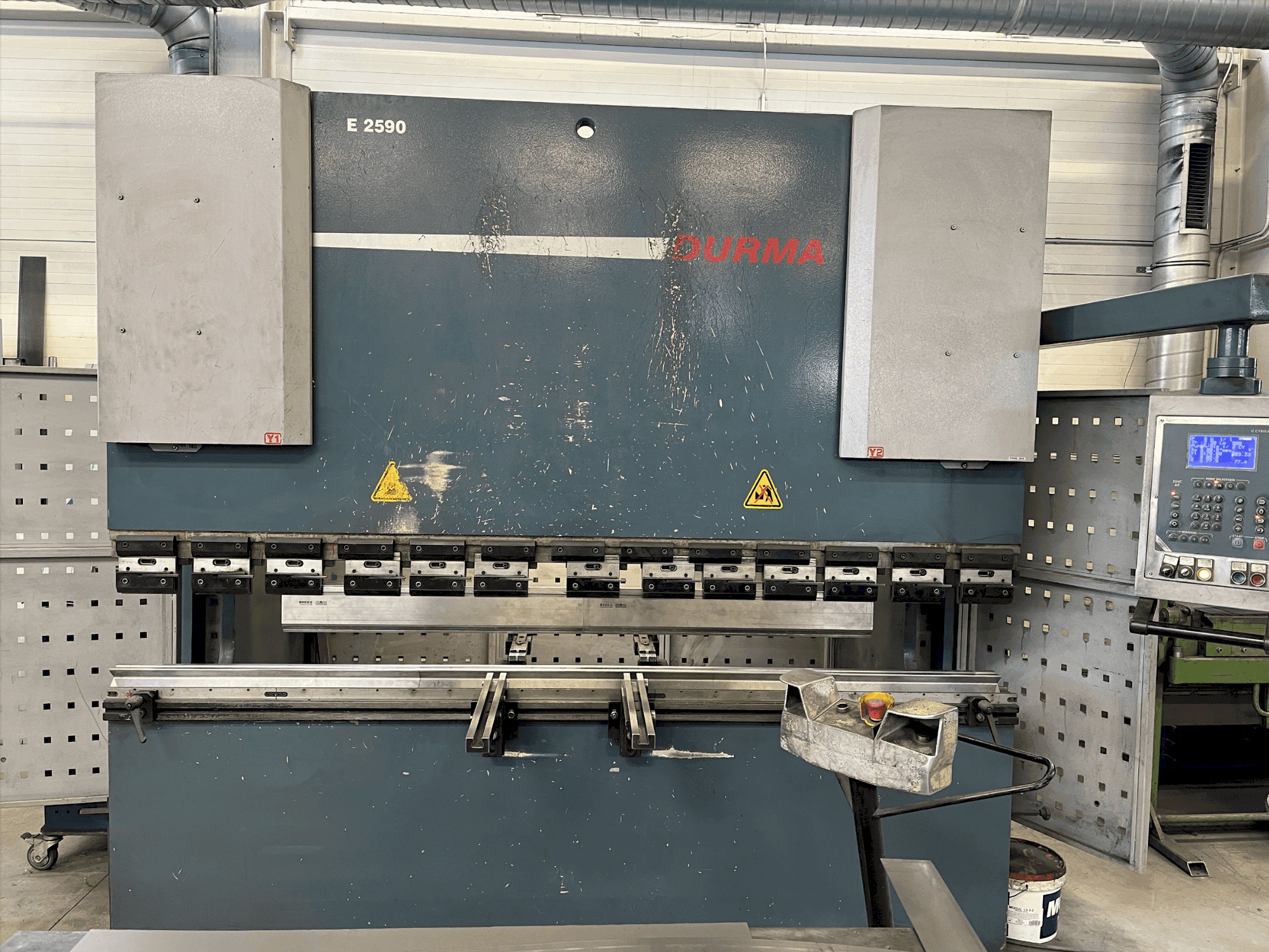 Durma E 2590-maskinen framifrån