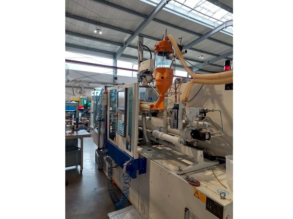 Krauss Maffei 80-180 CX-maskinen framifrån