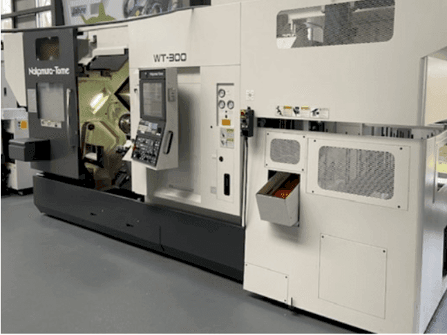 NAKAMURA WT-300/GR 210-maskinen framifrån