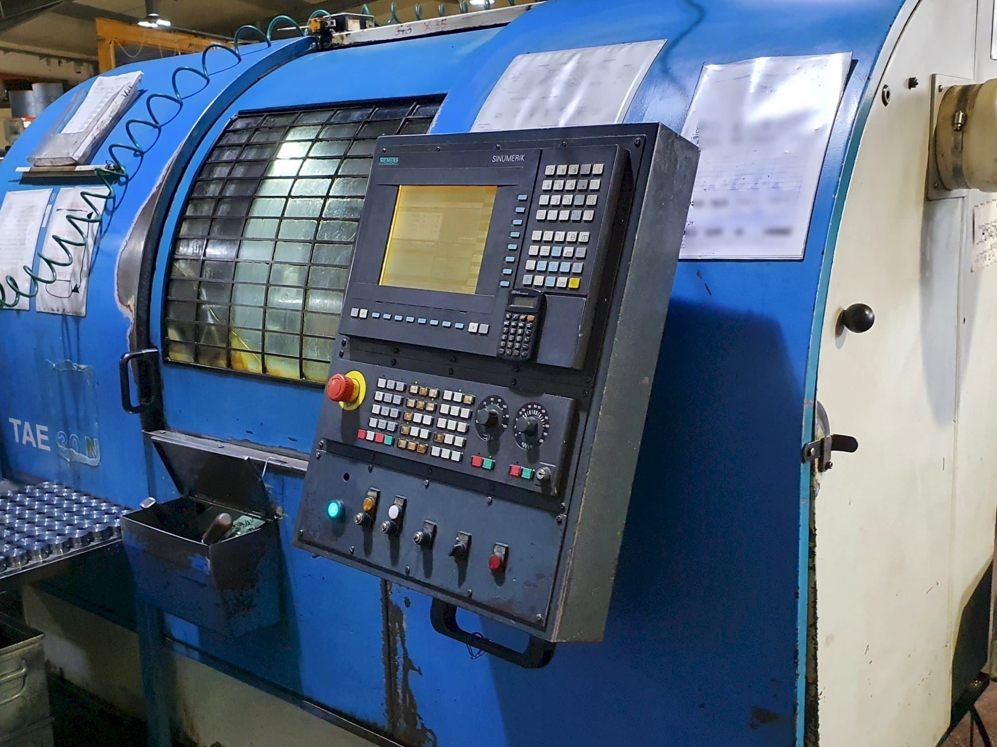 AFM TAE-30N-maskinen framifrån