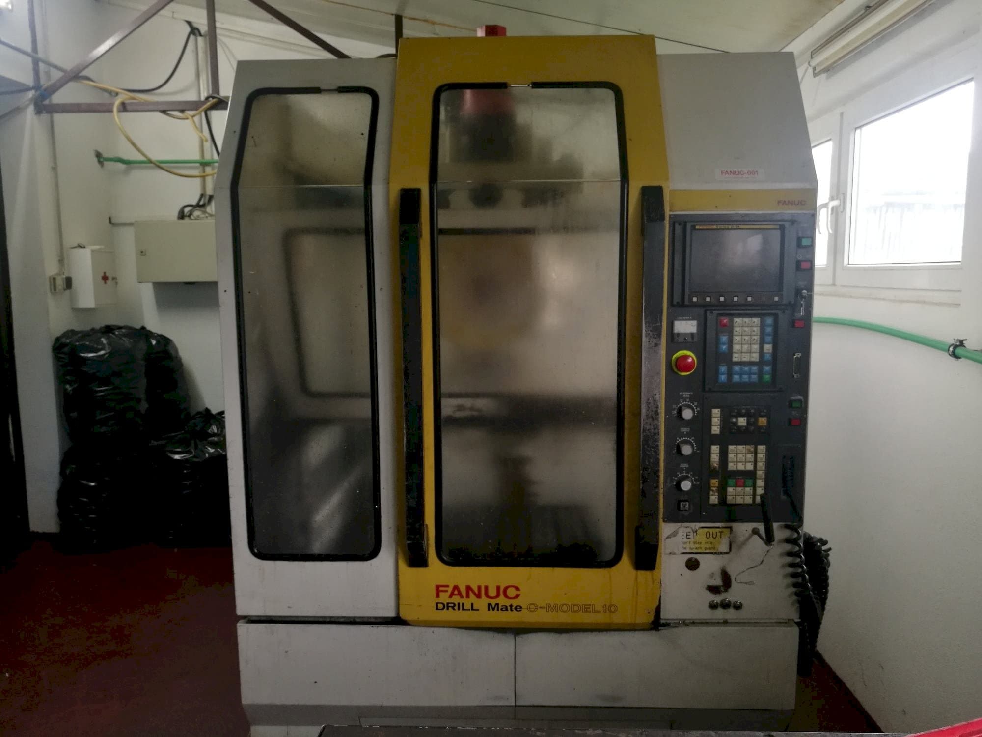 FANUC DRILL MATE C-MODEL 10-maskinen framifrån