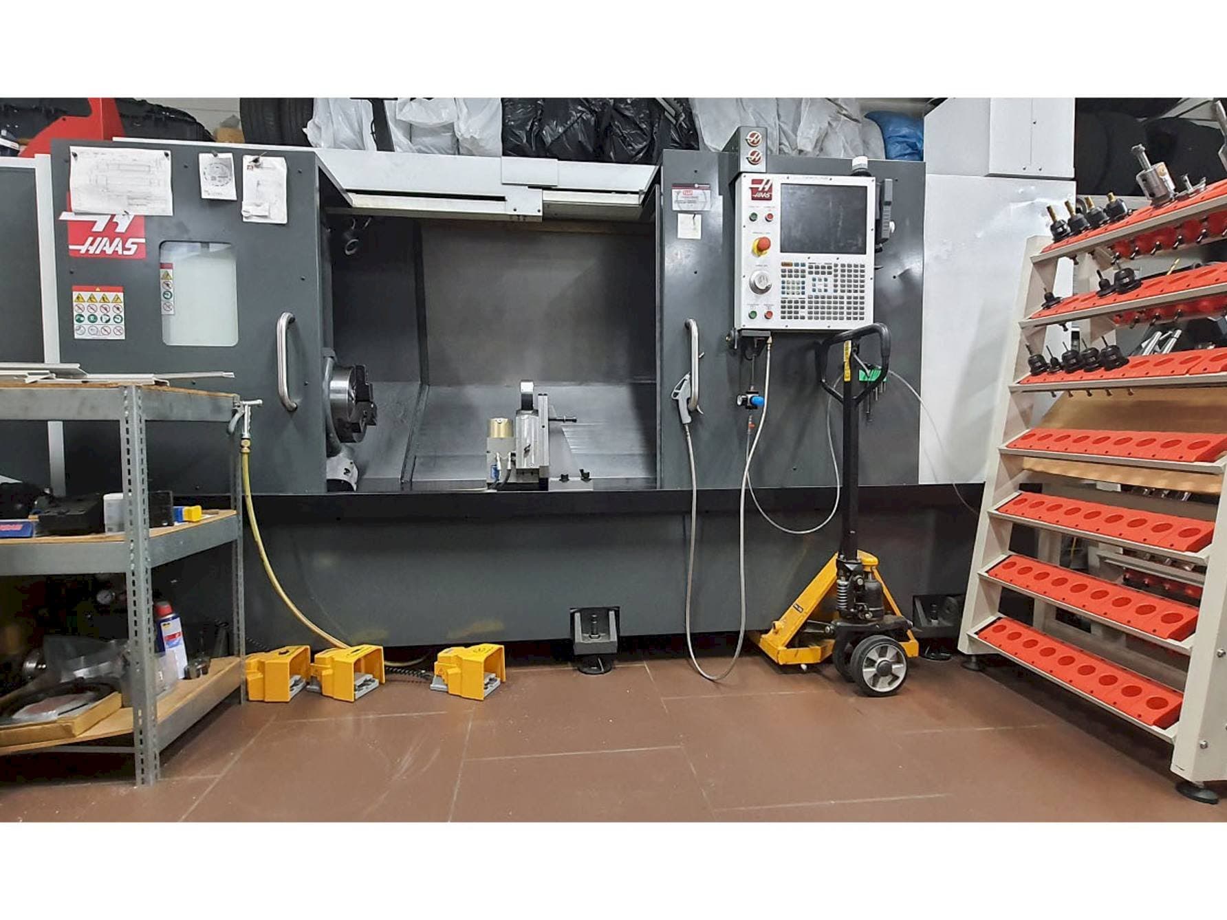 HAAS ST-30L-maskinen framifrån