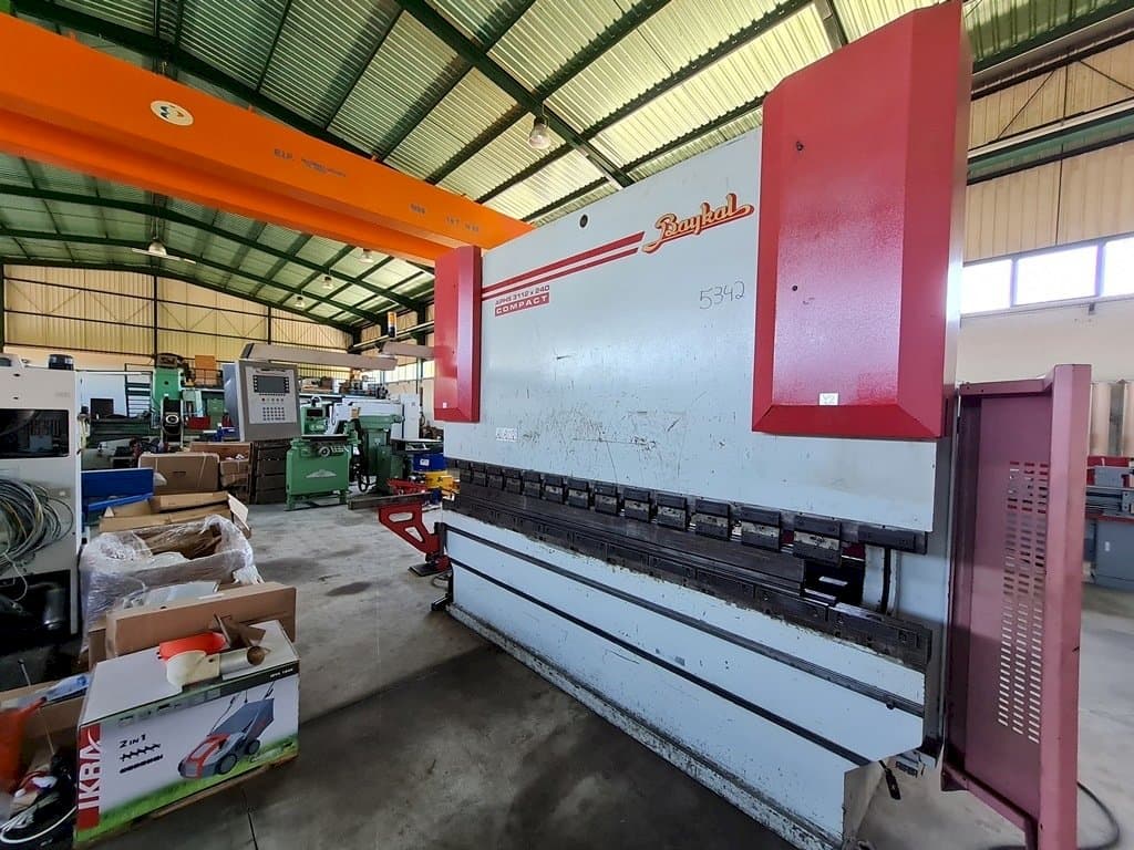 Baykal APHS 3112 x 240-maskinen framifrån