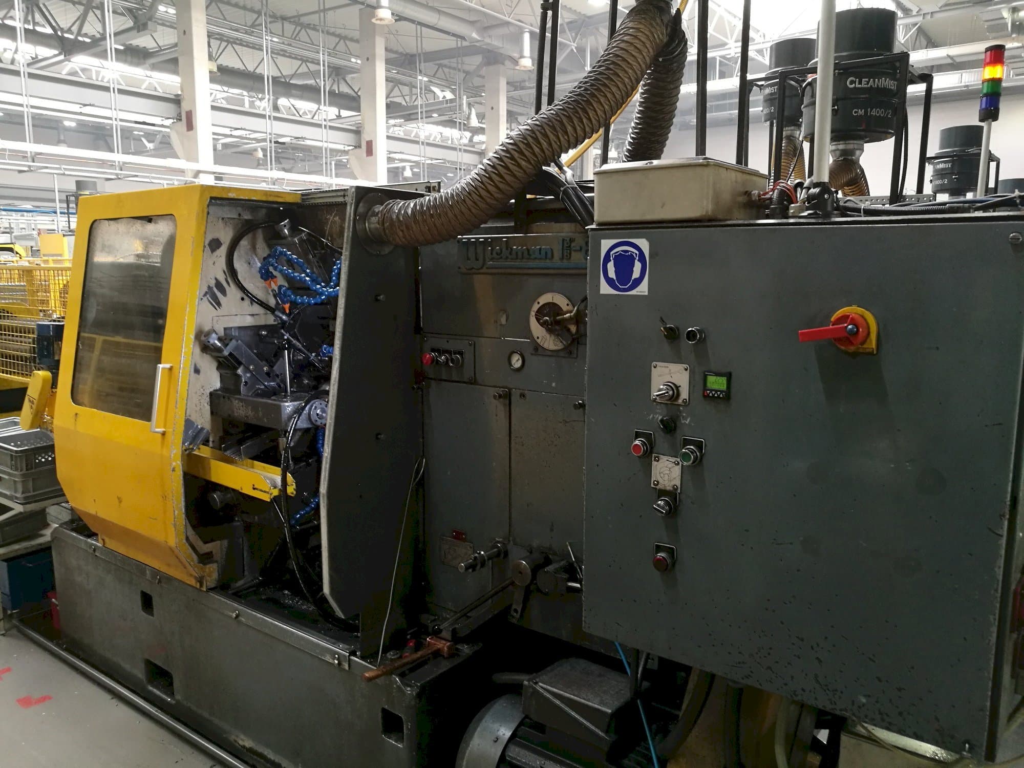 Wickman 1  3/8"-6-maskinen framifrån