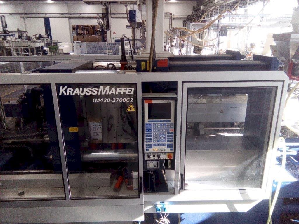 Krauss Maffei KM 420/2700 C2-maskinen framifrån