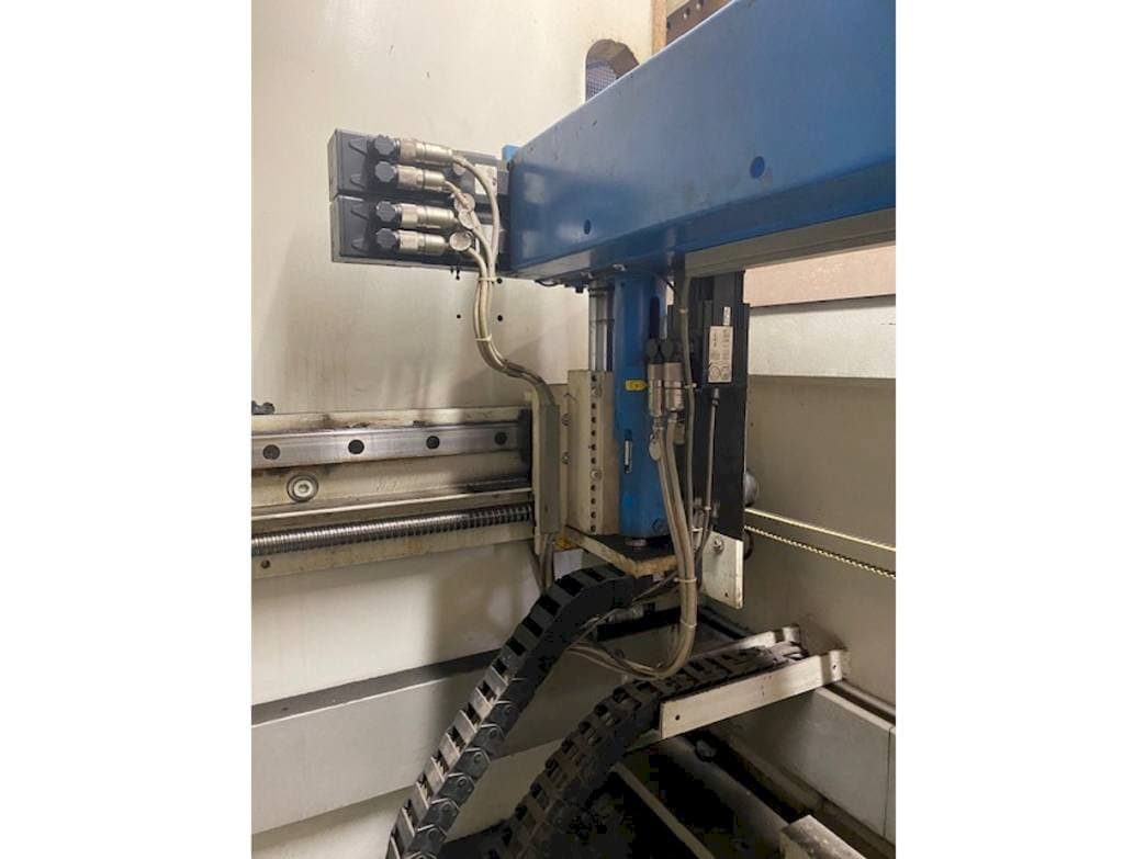 EHT VarioPress 225-30-maskinen framifrån