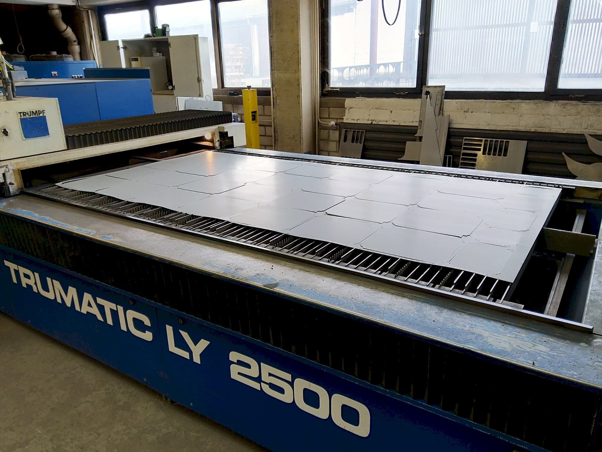 Trumpf Trumatic LY2500-maskinen framifrån