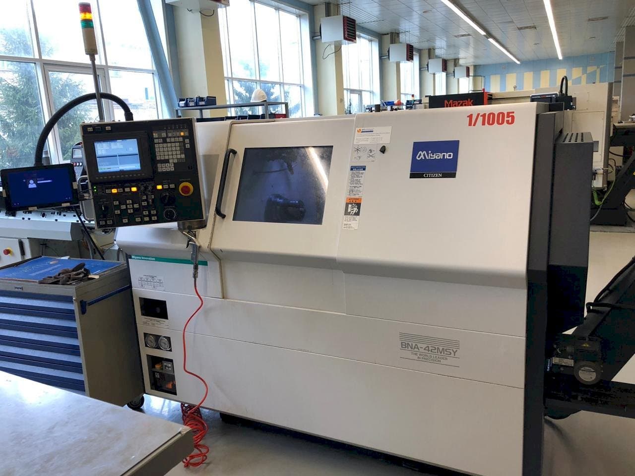 Miyano BNA-42MSY-maskinen framifrån