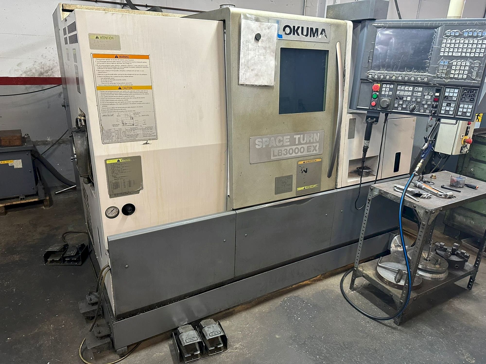 Okuma LB 3000EX-maskinen framifrån
