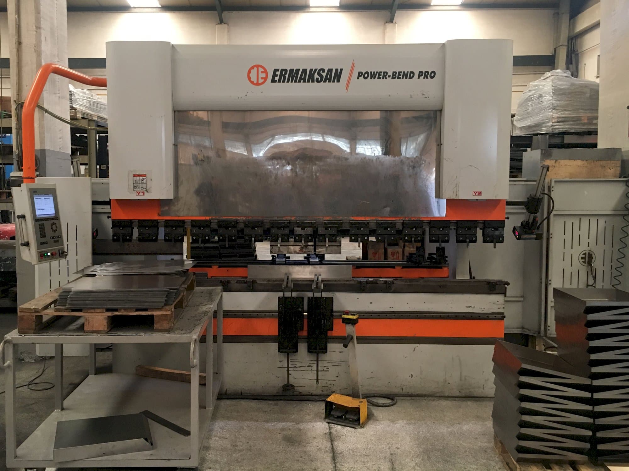 ERMAKSAN-maskinen framifrånPOWER-BEND PRO 3100x220
