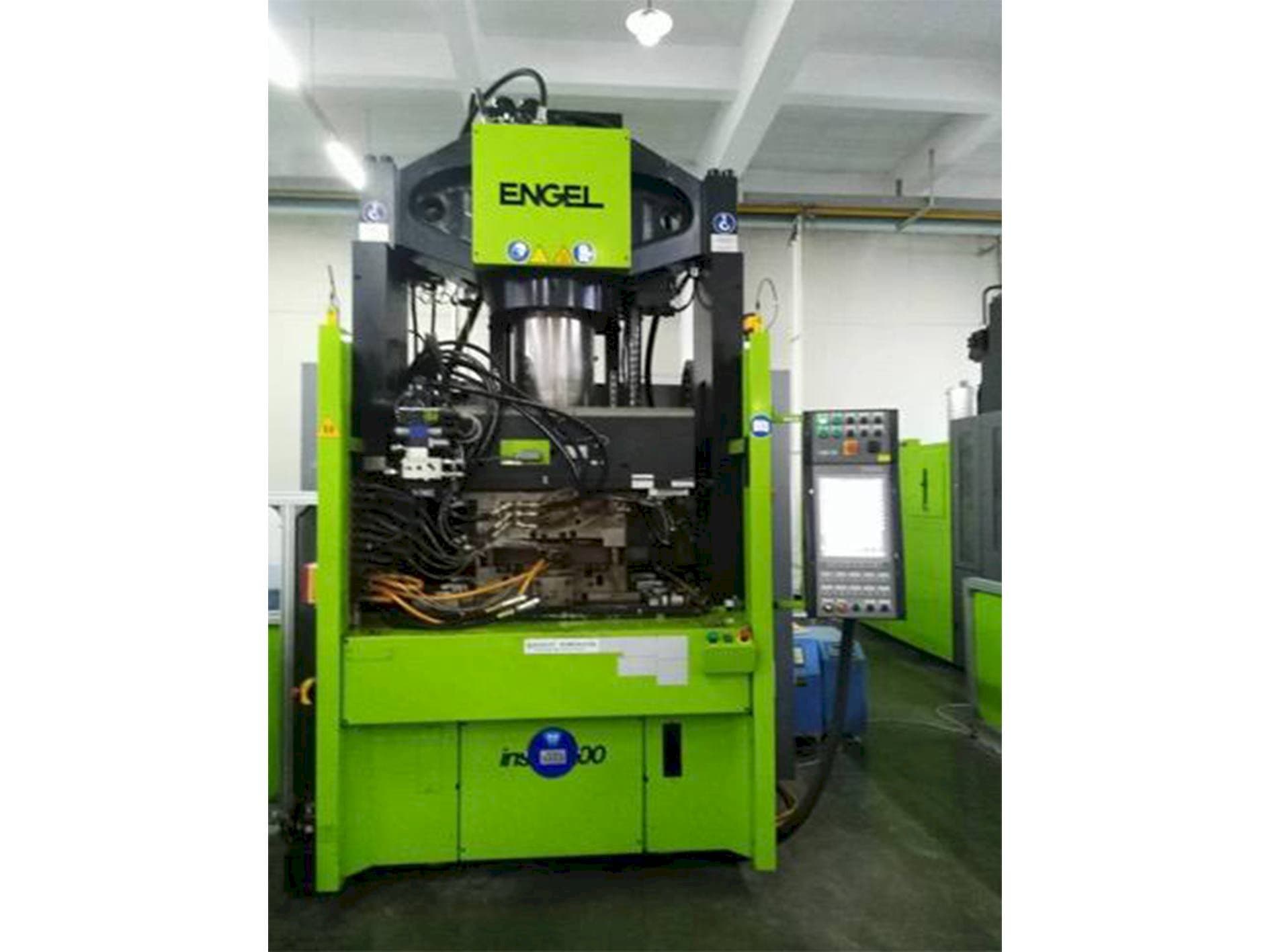 ENGEL insert 2550H/200 with MuCell-maskinen framifrån