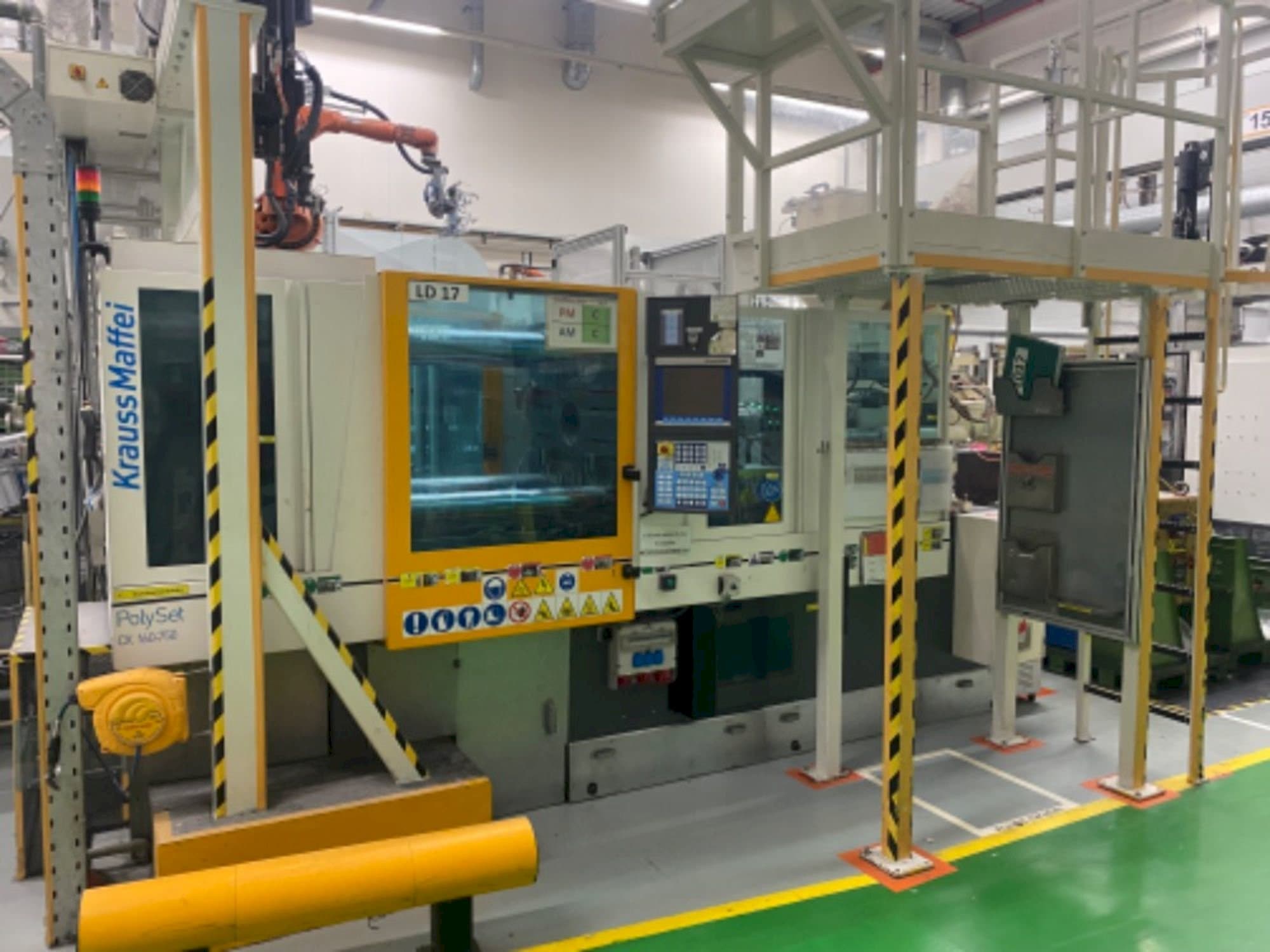 Krauss Maffei 160/750 CX POL-maskinen framifrån