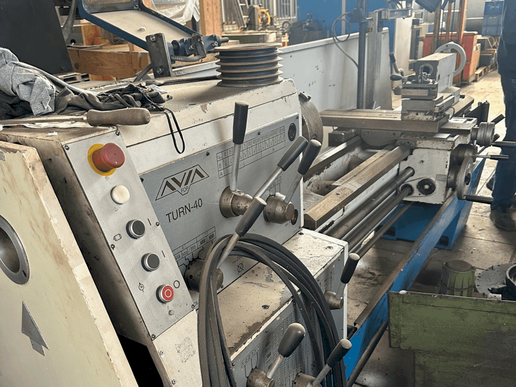 Avia									 TURN-40-maskinen framifrån