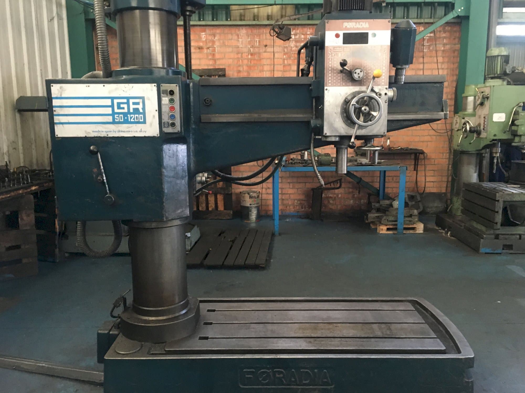 FORADIA-maskinen sedd från höger sidaGR 50/1200