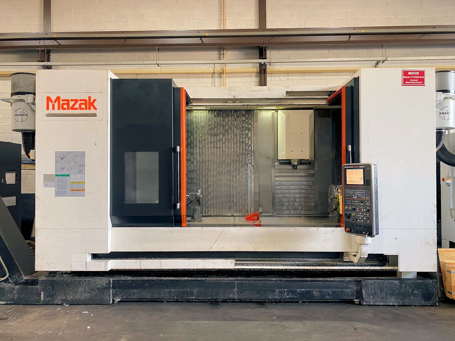 Mazak VTC-820/30-maskinen framifrån