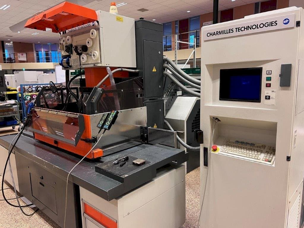 CHARMILLES Robofil FI6020 CSL2-maskinen framifrån