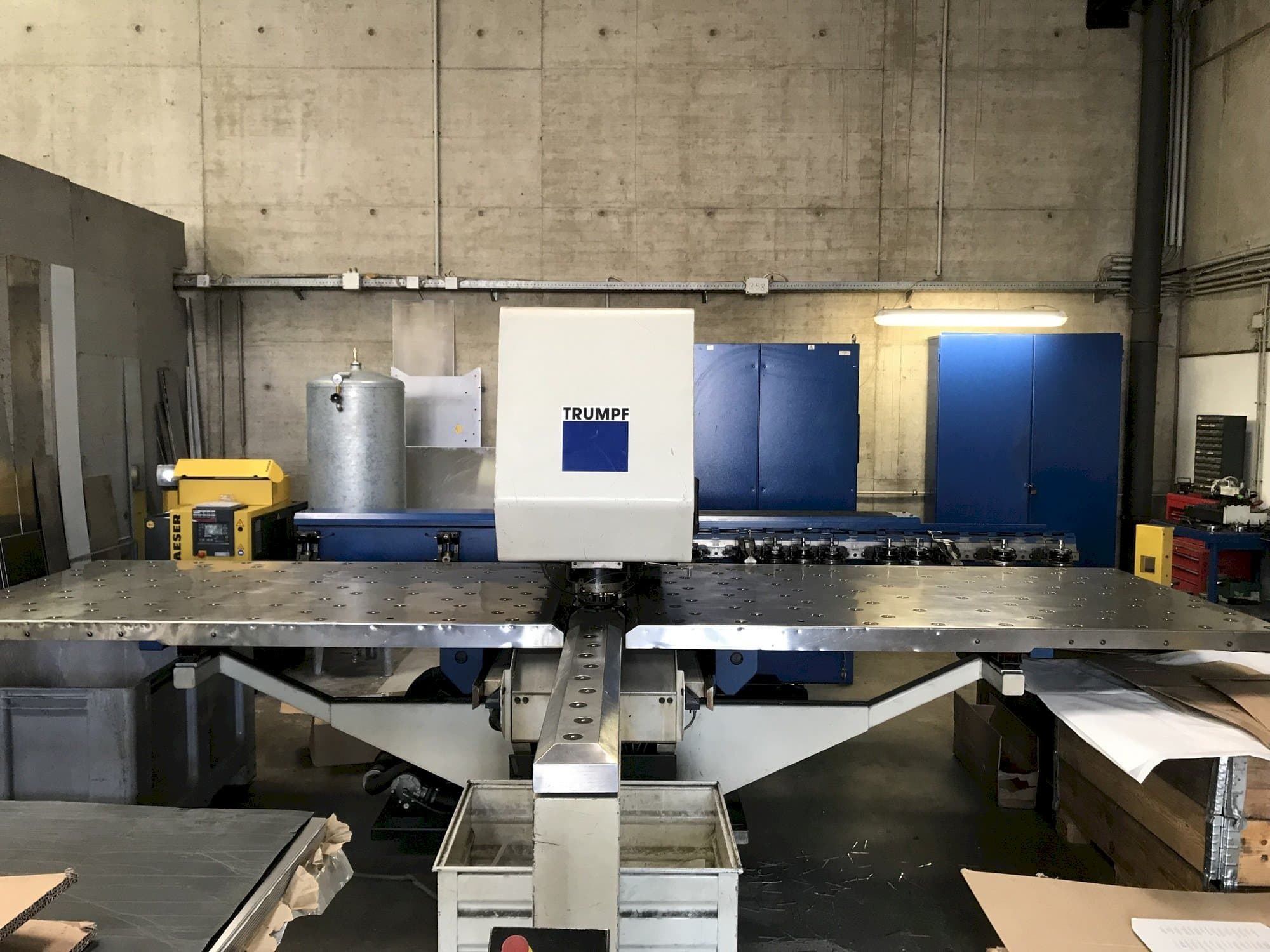 Trumpf Trumatic 200R-maskinen framifrån