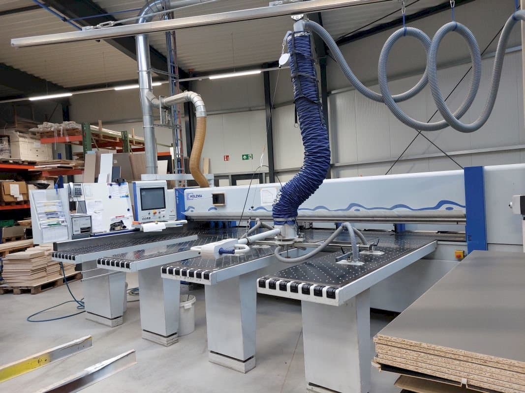 HOLZMA HPP 380-maskinen framifrån