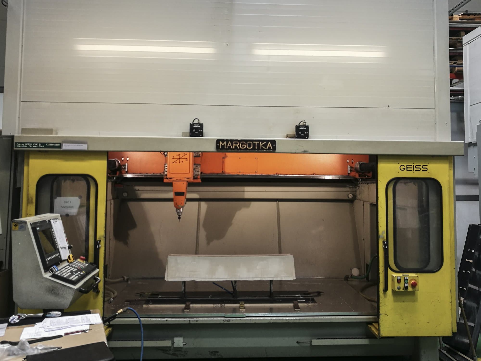 GEISS-maskinen framifrånFZ 2000x1000