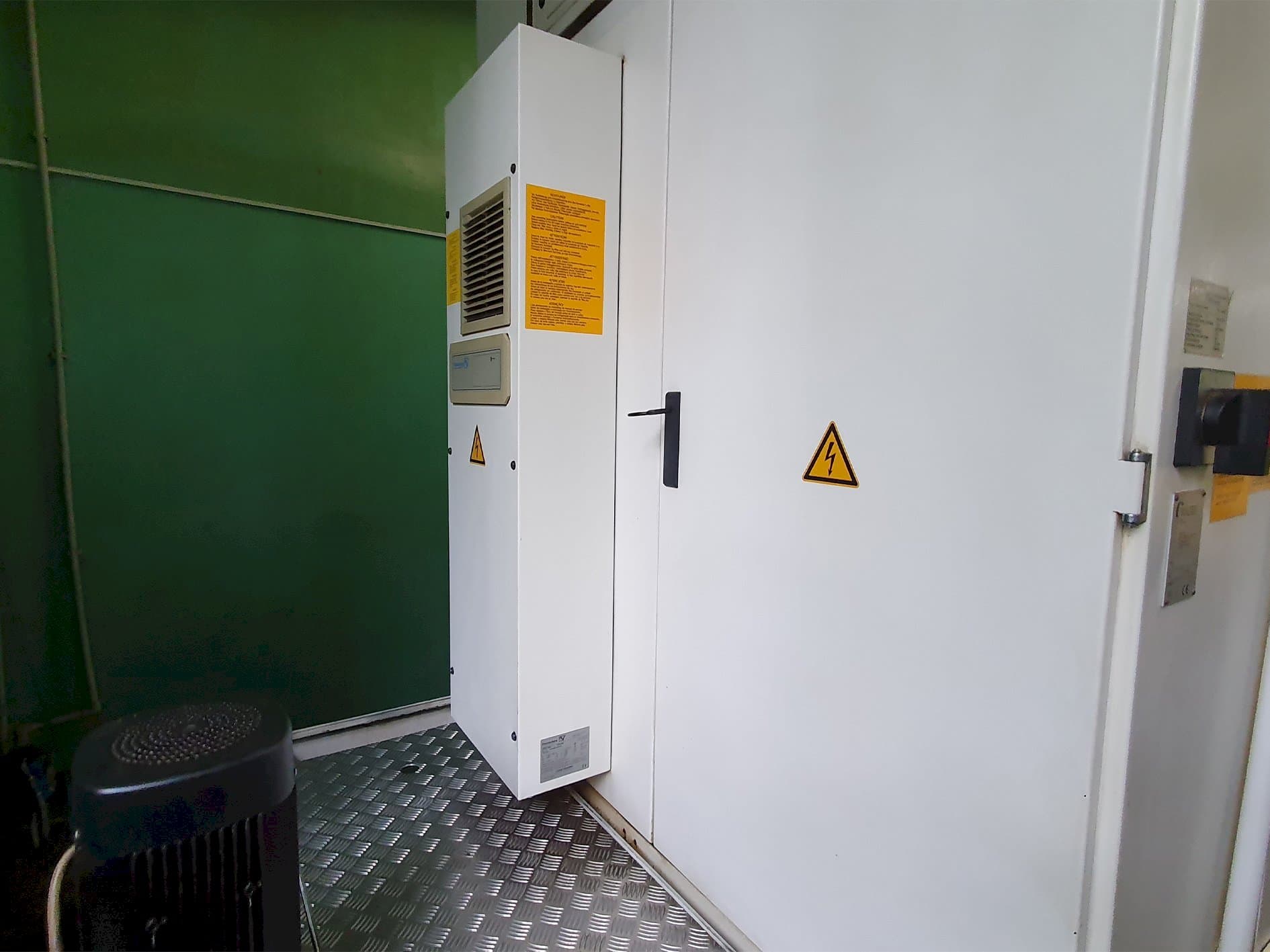 Walter Helitronic Power-maskinen bakifrån