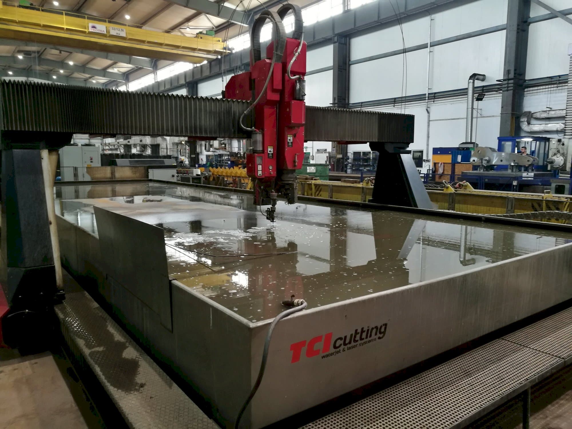 TCI BP-H 30120-1-maskinen framifrån