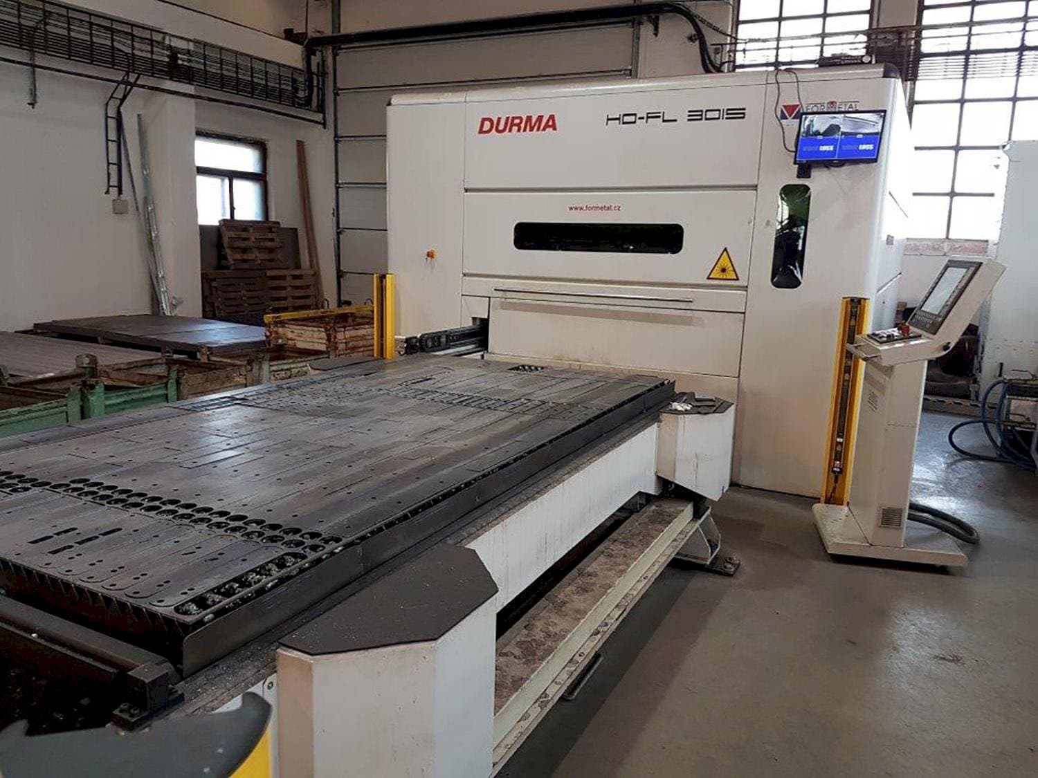 Durma HD-FL 3015 L-maskinen framifrån