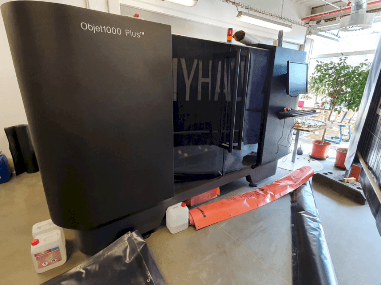 Stratasys Objet 1000 Plus-maskinen framifrån