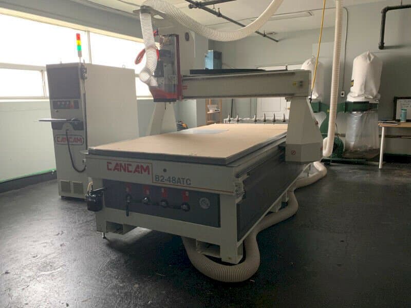 CanCam B2-48 ATC-maskinen framifrån