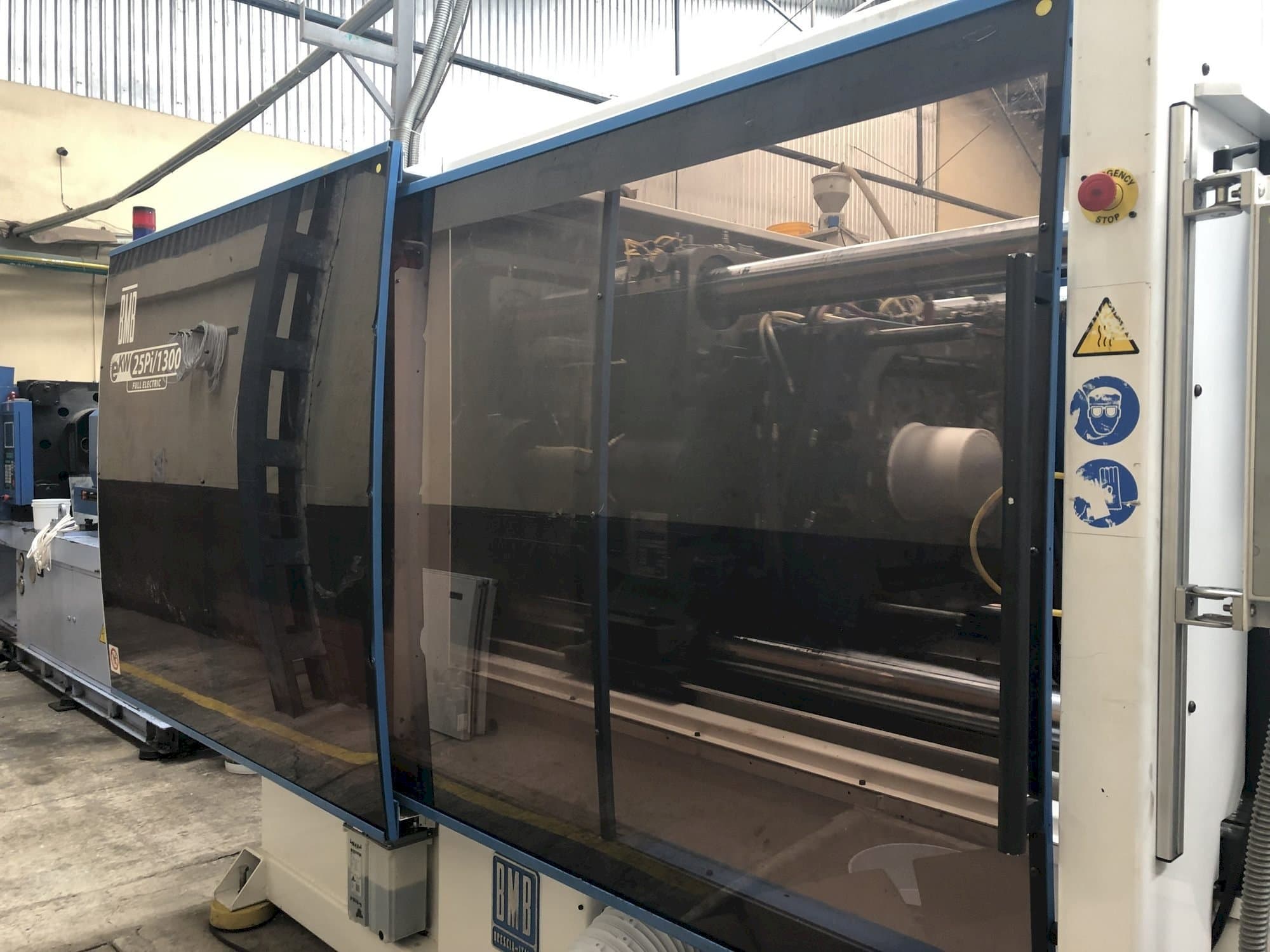 BMB eKW 25 Pi/1300-maskinen sedd från vänster