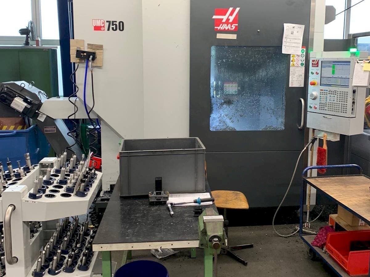 HAAS UMC - 750-maskinen framifrån