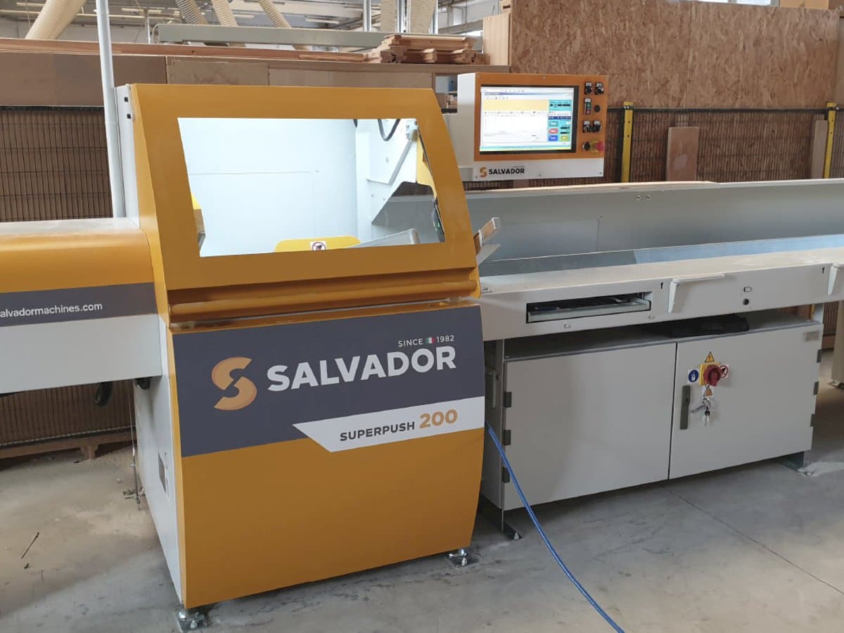 SALVADOR Superpush 200-maskinen framifrån