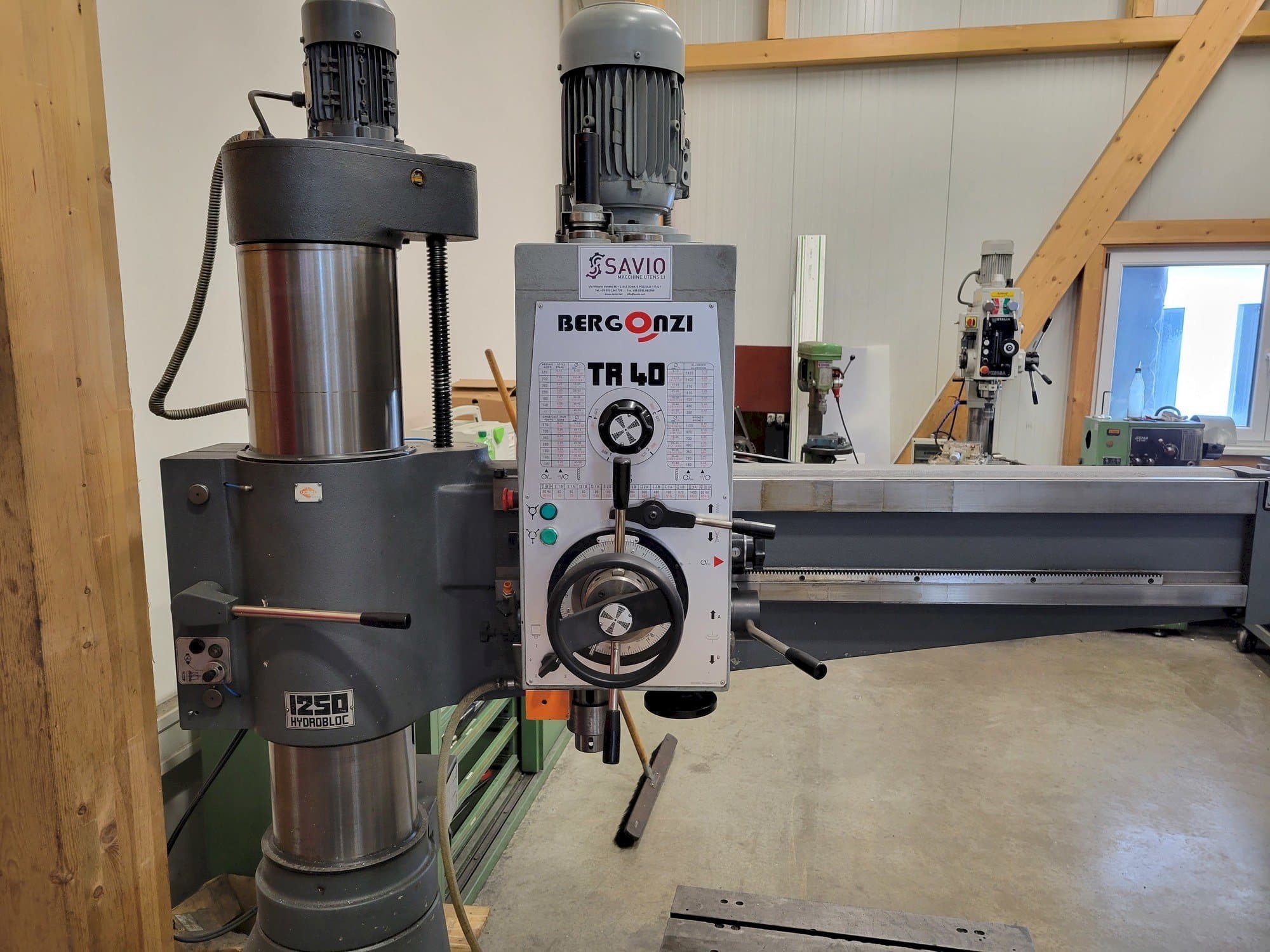 BERGONZI TR40/1250H-maskinen framifrån