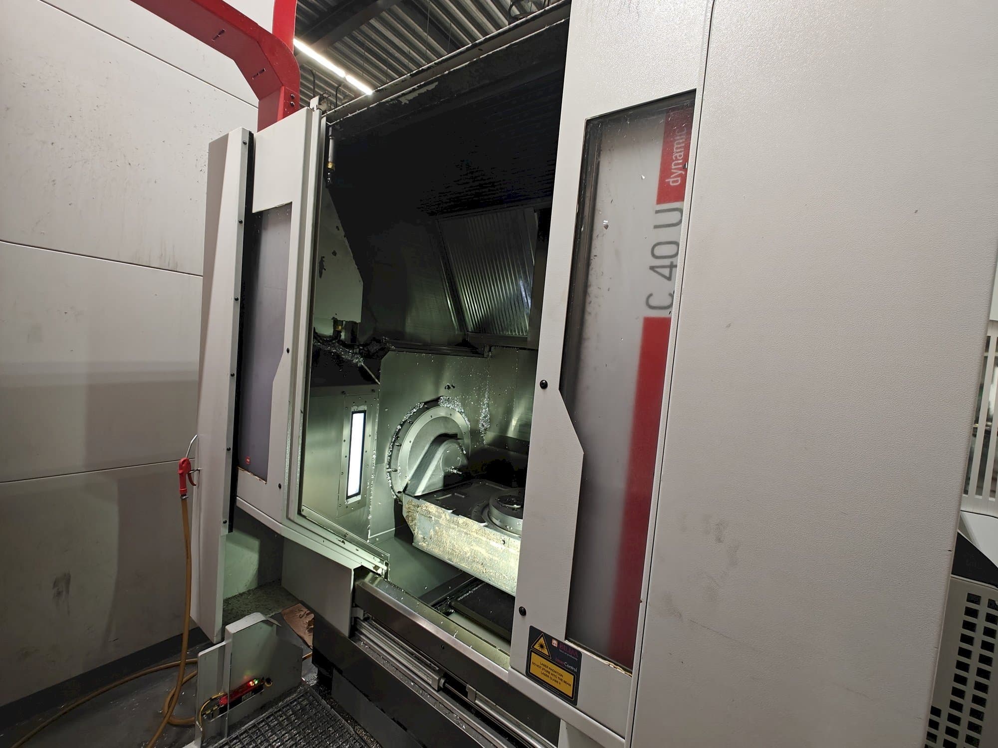 HERMLE C 40 U-maskinen framifrån