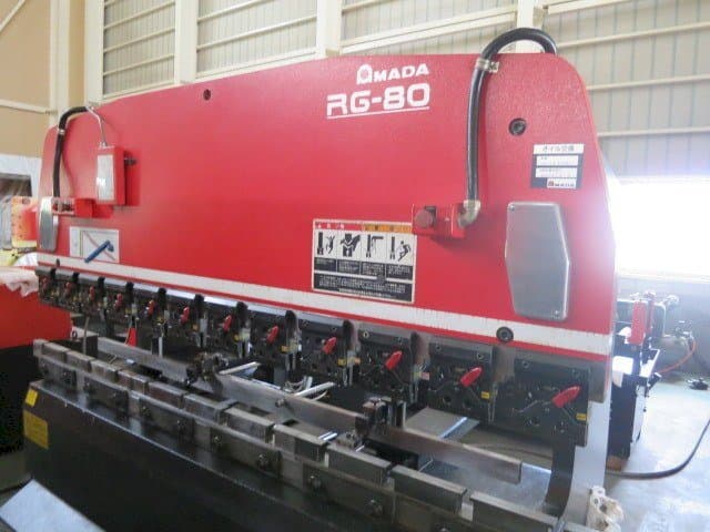 AMADA RG-80 ABG-maskinen framifrån