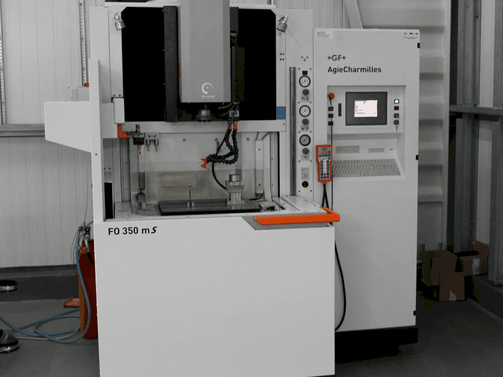 AgieCharmilles FO350MS-maskinen framifrån