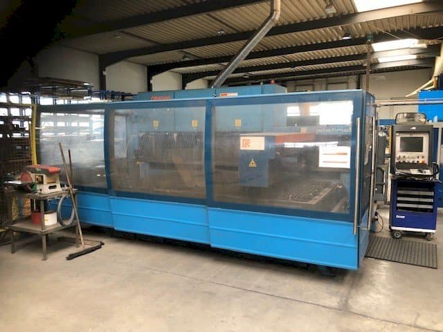 Prima Industrie Platino 1530-maskinen framifrån