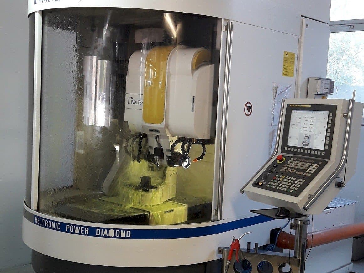 Walter Helitronic Power F-maskinen framifrån