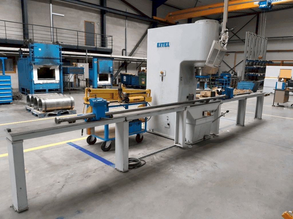 EITEL-PRESS RP 100-maskinen framifrån