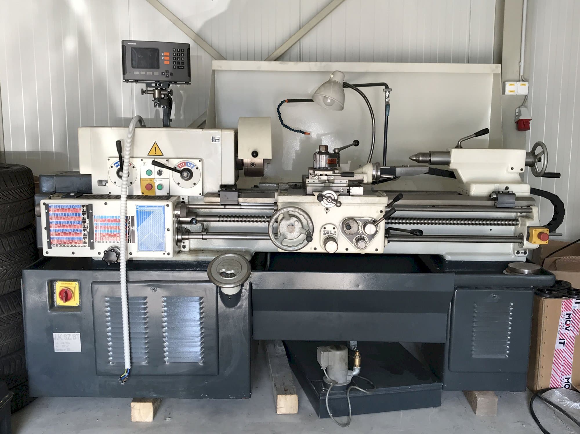 TOS-maskinen framifrånJSV-18RA