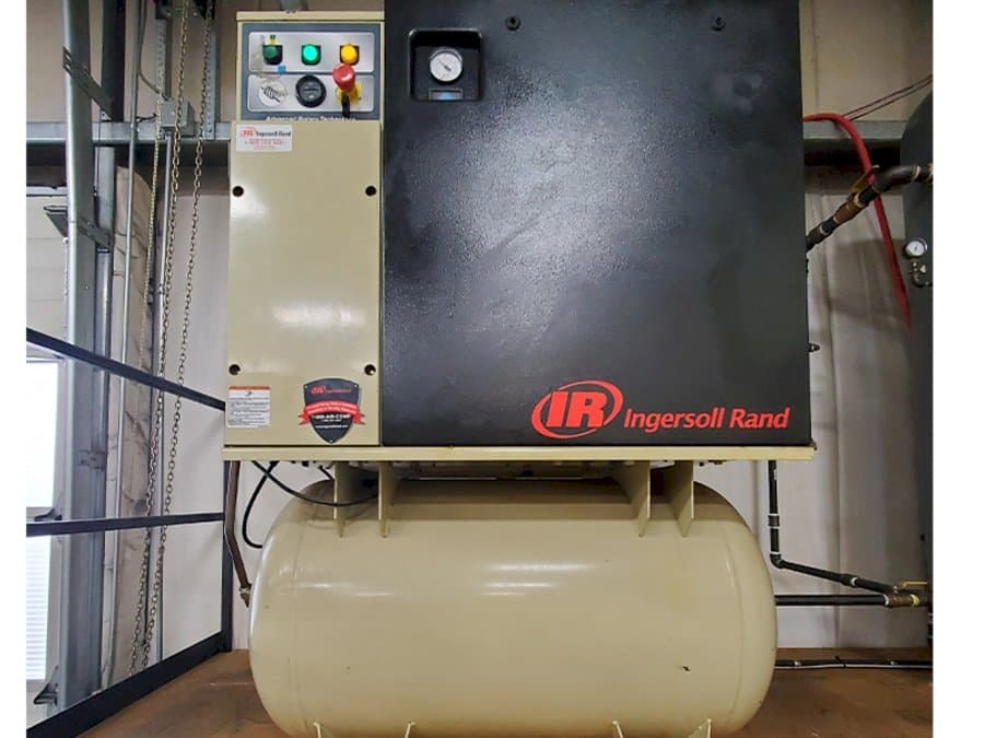 Ingersoll Rand UP6-15cTAS-125-maskinen framifrån