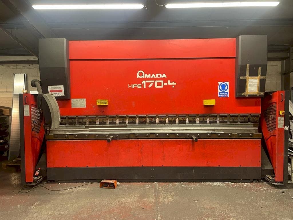 AMADA HFE 170-4-maskinen framifrån