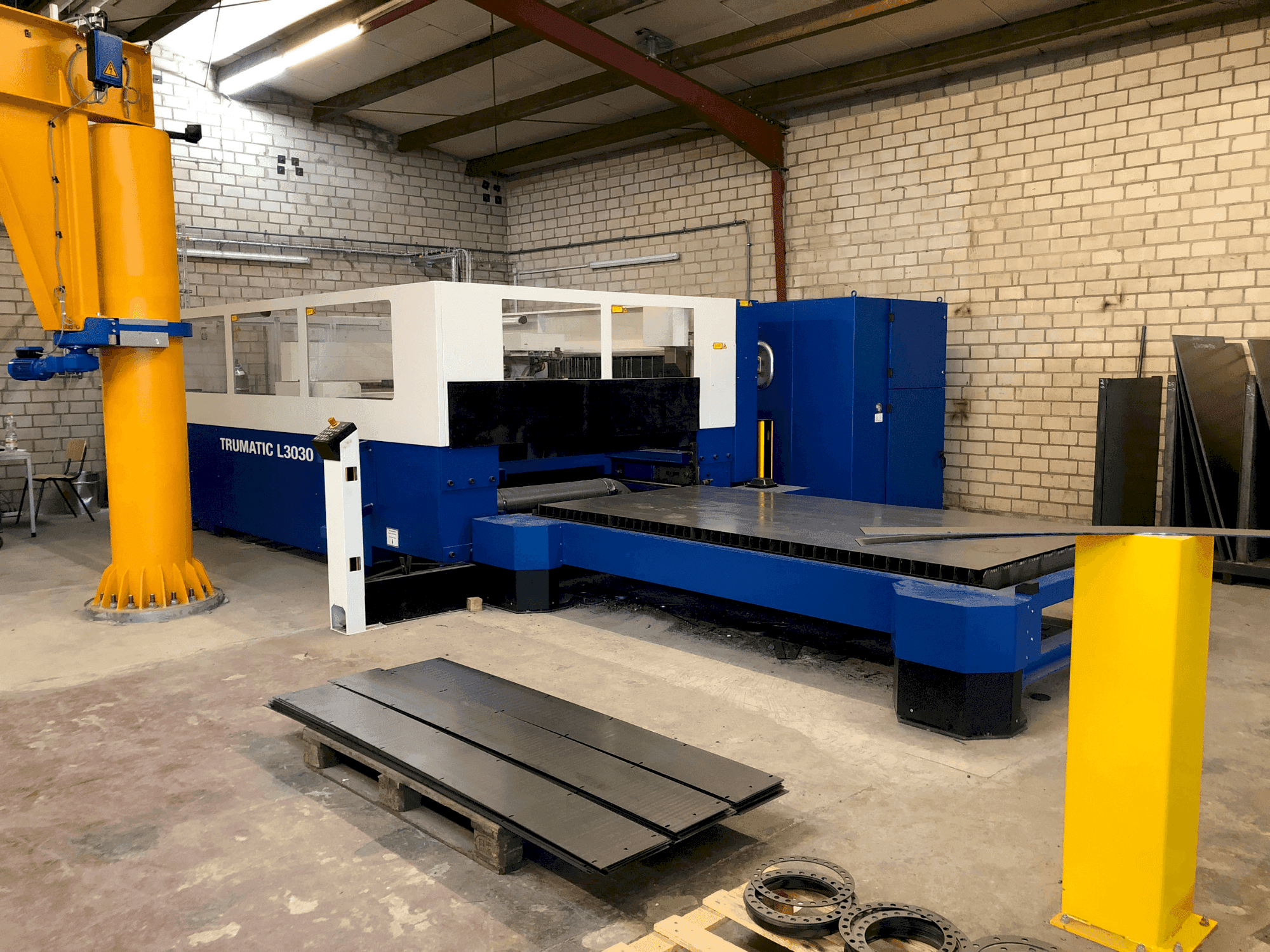 TRUMPF Trumatic L3030-maskinen framifrån