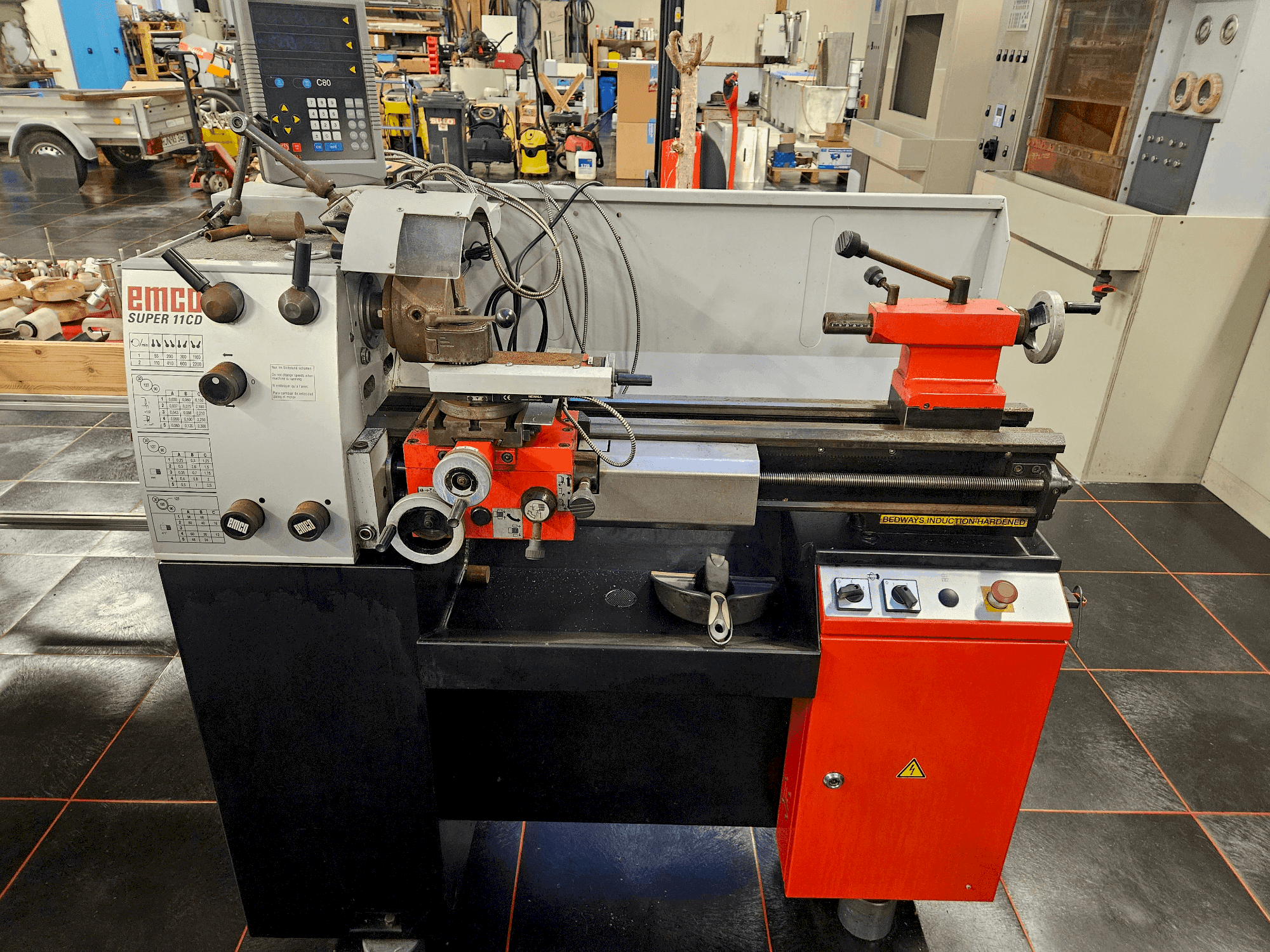 EMCO SUPER11 CD-maskinen framifrån