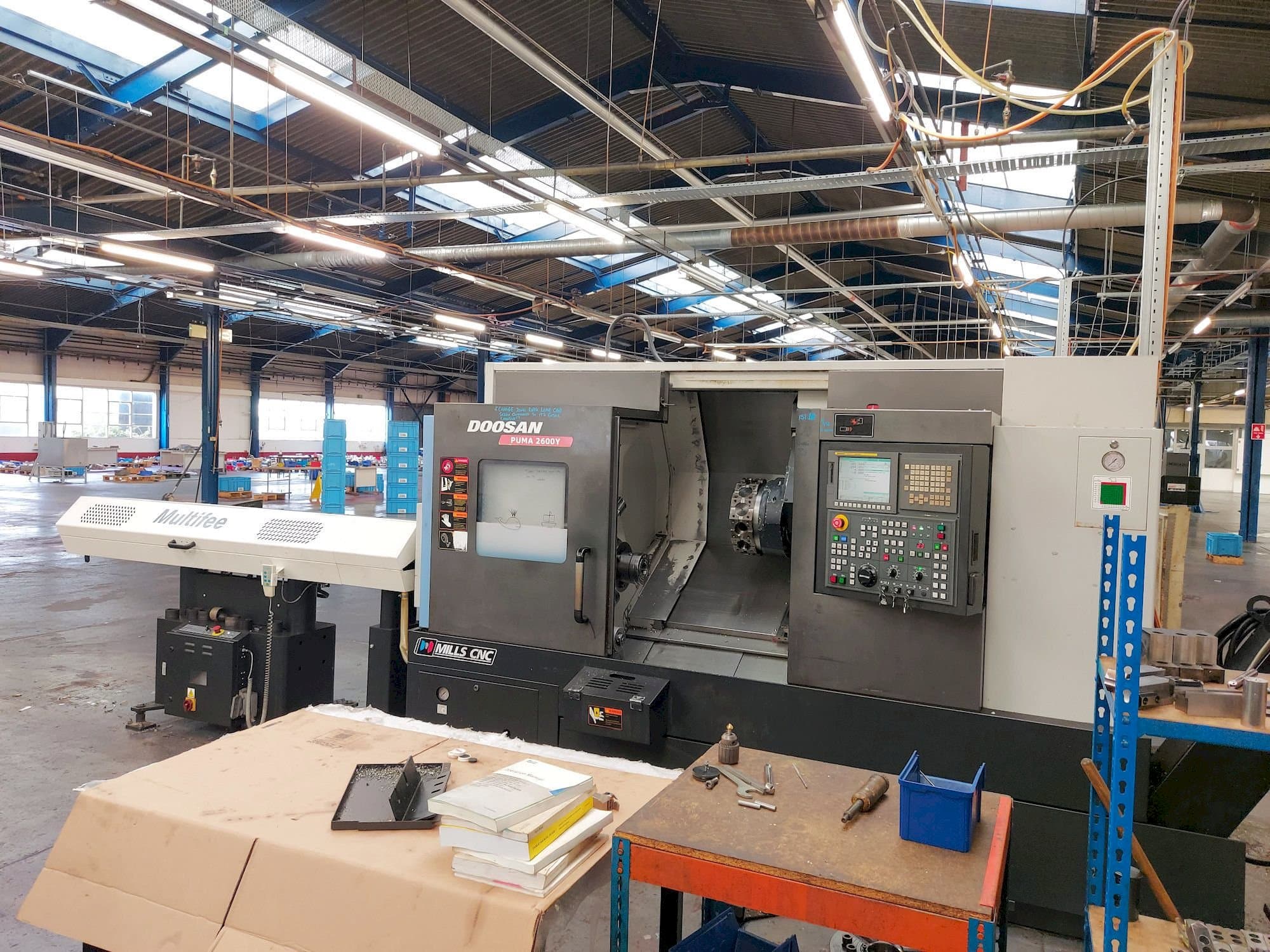 Doosan Puma 2600Y-maskinen framifrån