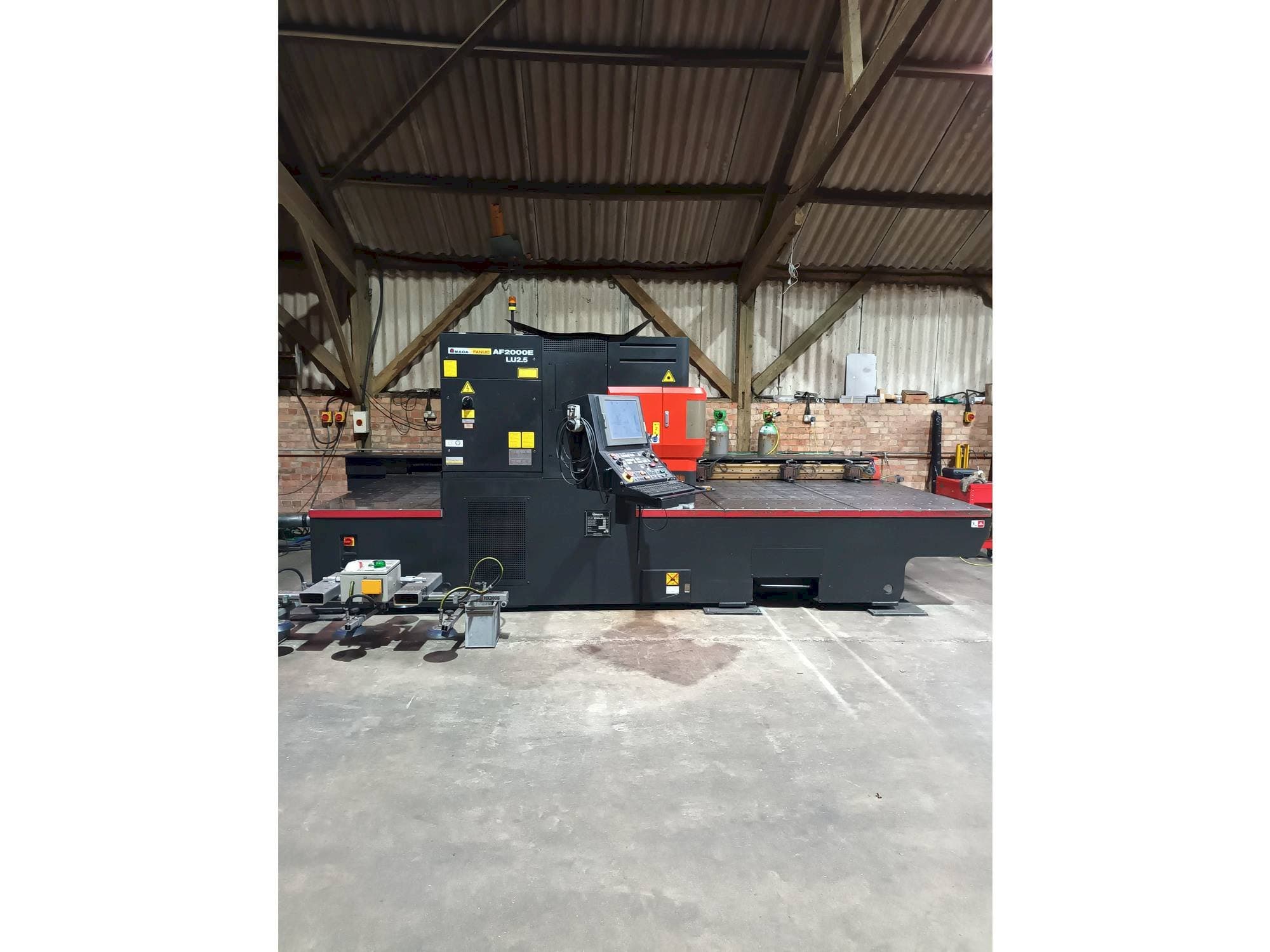 AMADA LC 2415 alpha 4 NT-maskinen framifrån