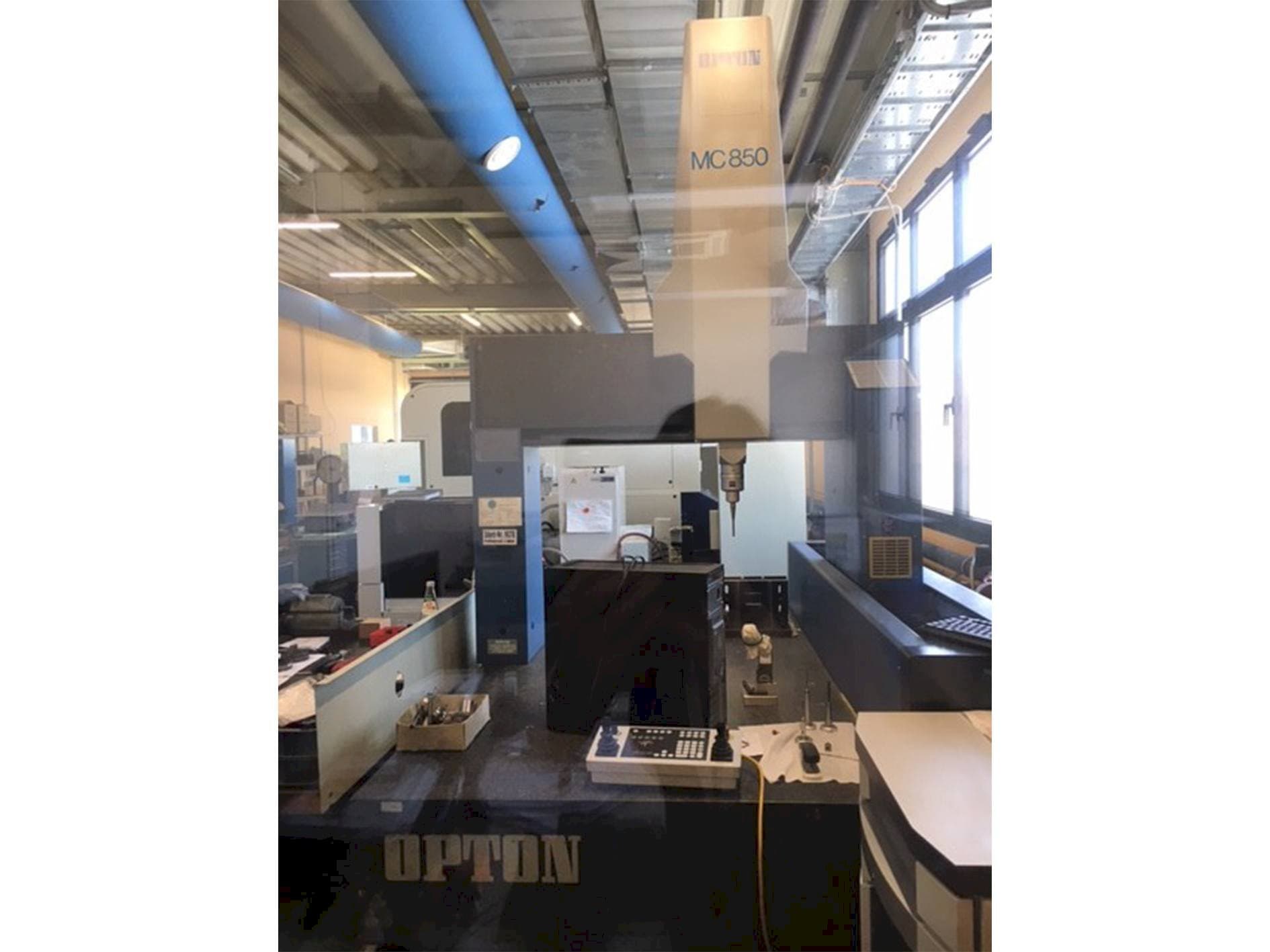 ZEISS Opton MC 850-maskinen framifrån