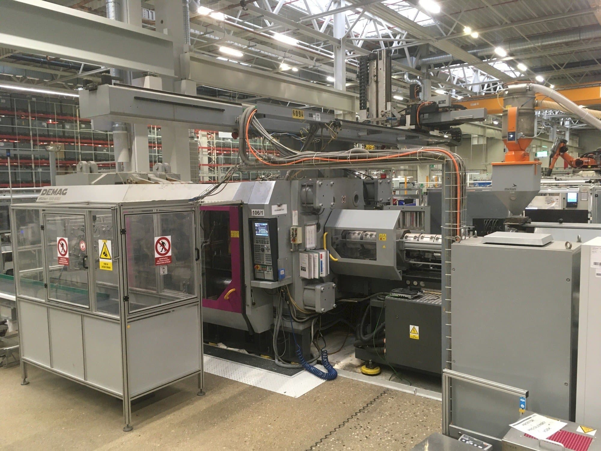 DEMAG Ergotech 1000-8000-maskinen framifrån